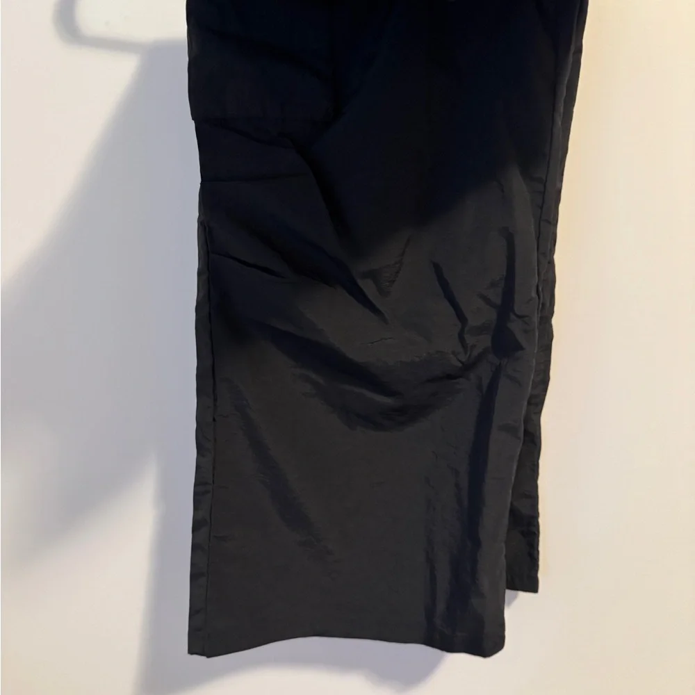 HALARA Mid Rise Button Zipper Side Pocket Wide Leg
Casual Cargo Pants. Large P - Picture 11 of 13